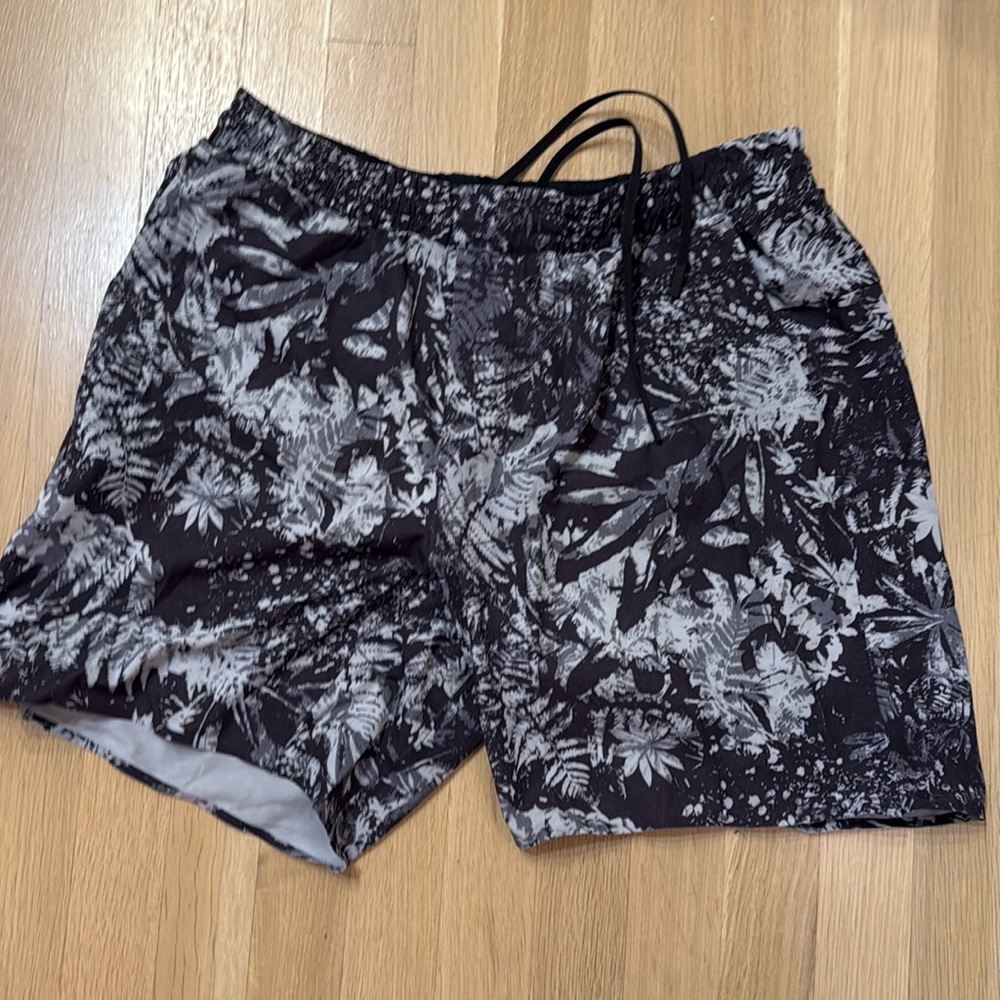 Bathing suit, good condition. Built in liner